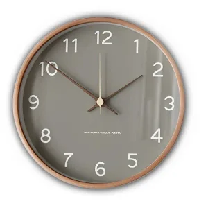 Horloge Murale Nordique en Bois Massif