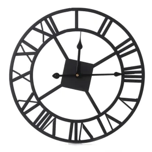 Petite horloge murale romaine en bois